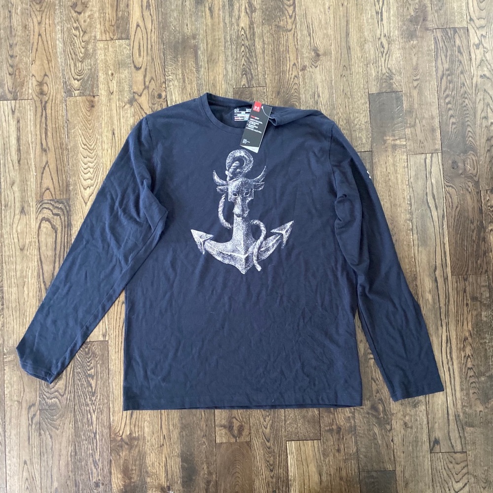 Men’s Under Armour long sleeved shirt